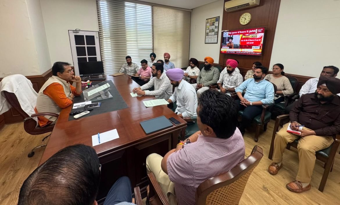 पंजाब सेवा केंद्र कर्मचारी यूनियन ने हड़ताल समाप्त, सेवाएं होंगी बहाल: AAP सरकार के प्रयासों से समाधान