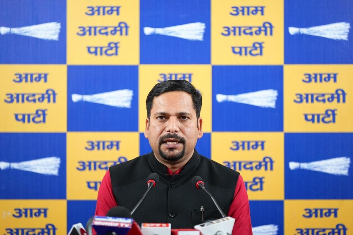 यमुना बाढ़ क्षेत्र की कॉलोनियों पर हाईकोर्ट के आदेश के बाद संजीव झा ने उठाए पुनर्वास को लेकर सवाल