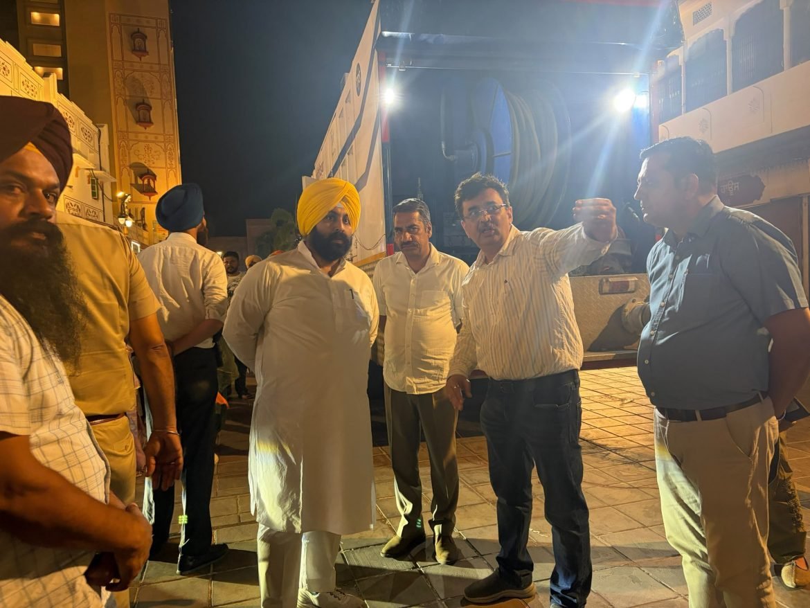 अमृतसर में पहली बार नाइट स्वीपिंग ड्राइव शुरू, स्वच्छता व्यवस्था को मिलेगी 24 घंटे मजबूती: हरजोत सिंह बैंस ने किया निरीक्षण