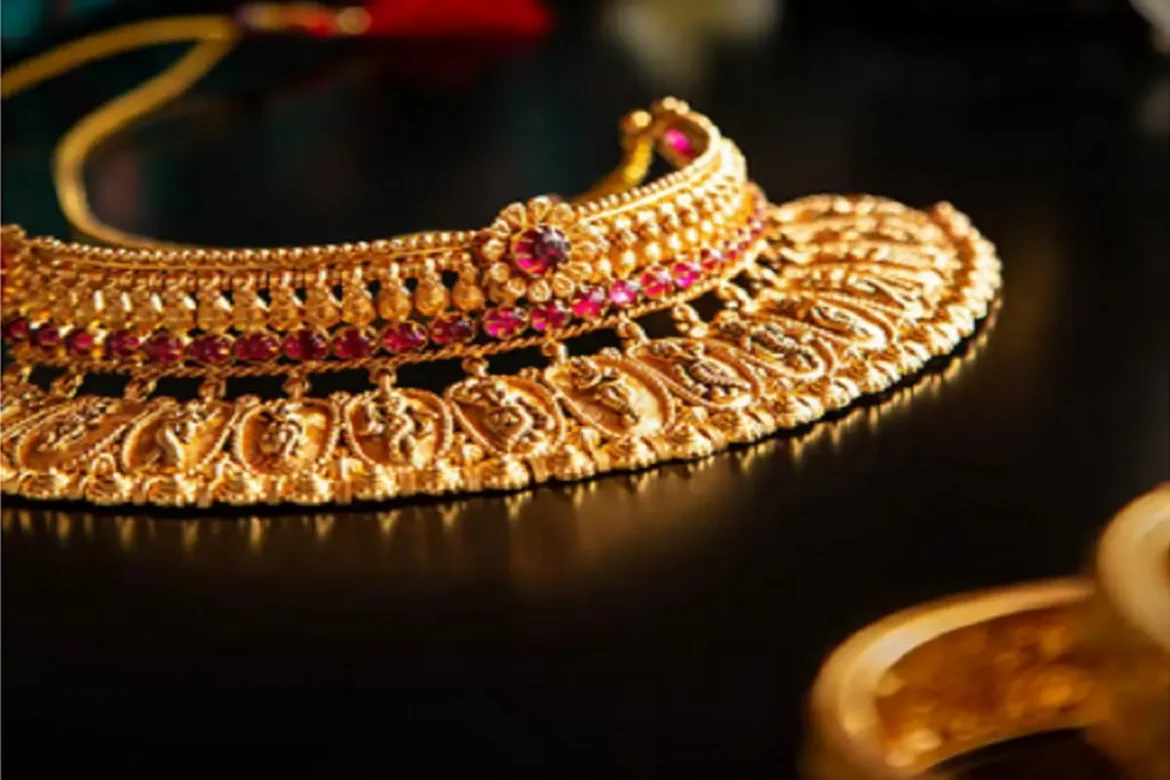 Gold Silver Price Today: सोने के दाम में तेजी, चांदी के भाव स्थिर; खरीदारी से पहले जानें नए रेट
