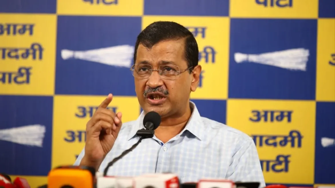 NEET प्रदर्शन में घायल छात्रों से मिले अरविंद केजरीवाल, पुलिस कार्रवाई पर उठाए सवाल