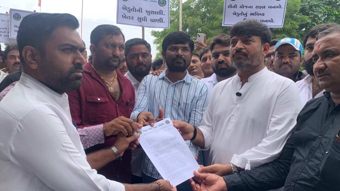 लालपुर में AAP विधायक हेमंत खवा के नेतृत्व में किसानों की जनआक्रोश रैली और प्रतीकात्मक भूख हड़ताल