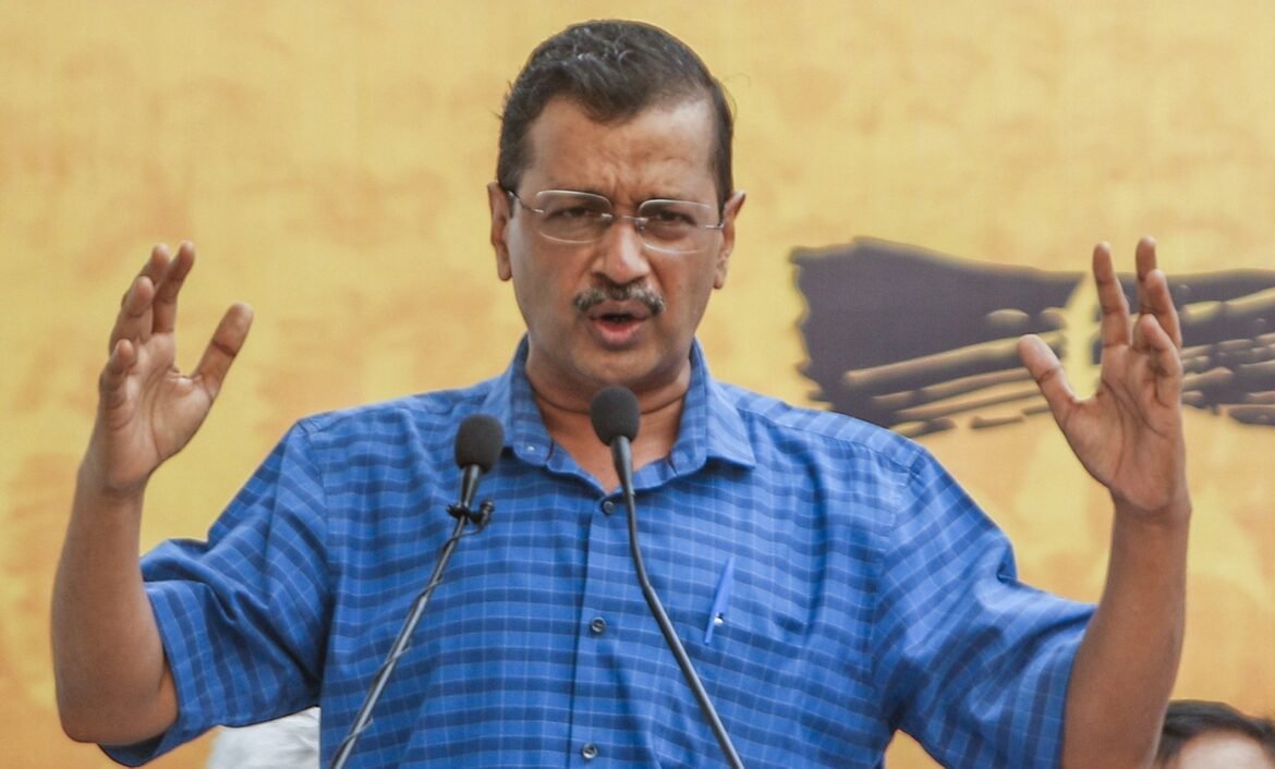 मेट्रो स्टेशन बंद करने से नहीं रुकेगा युवा आंदोलन, अरविंद केजरीवाल ने सरकार से छात्रों की मांगें सुनने की अपील की