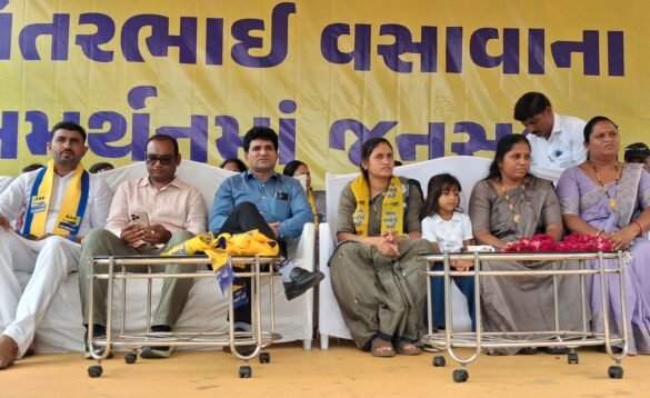 विधायक चैतर वसावा के समर्थन में कलेक्टर कार्यालय तक विशाल पदयात्रा का आयोजन किया गया