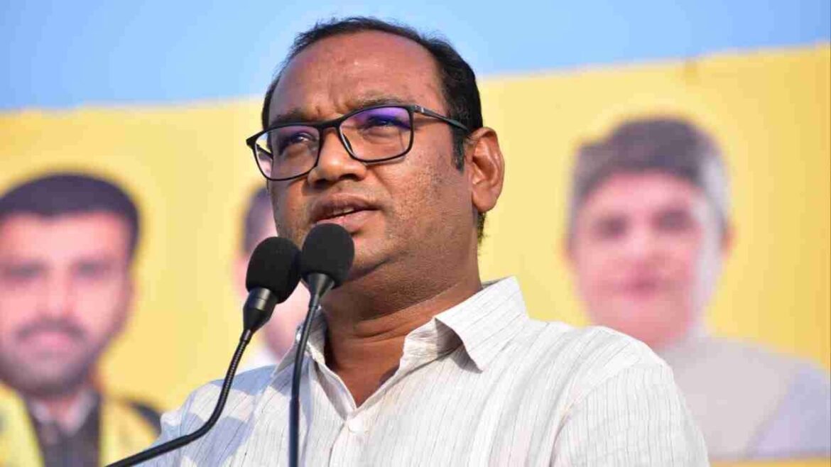 गुजरात: भाजपा विधायक द्वारा किसान को गाली देने के मुद्दे पर AAP नेता मनोज सोरठिया ने भाजपा पर किया तीखा हमला