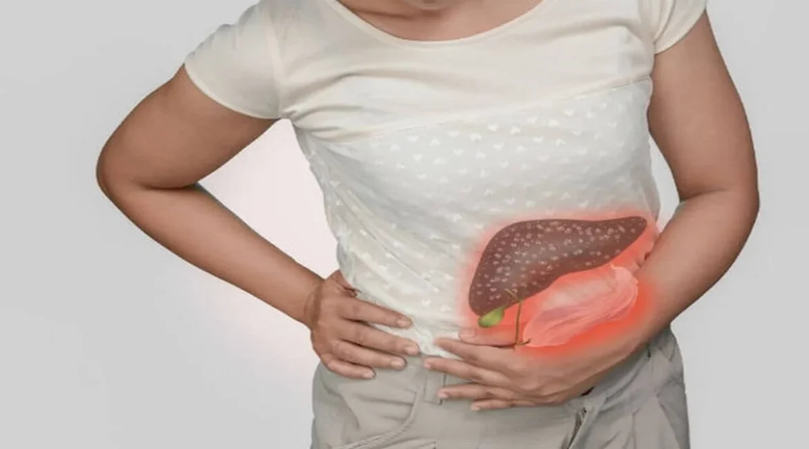Fatty Liver Symptoms: शरीर में दिखें ये 5 संकेत तो हो जाएं सावधान, हो सकता है फैटी लिवर का खतरा