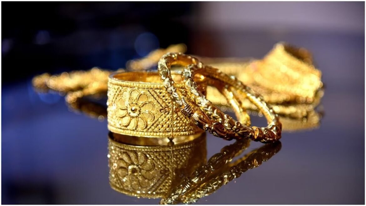 Gold Price Today: सोना-चांदी फिर महंगे, 24 कैरेट गोल्ड ₹1.53 लाख के पार, जानें 12 अगस्त का ताजा रेट