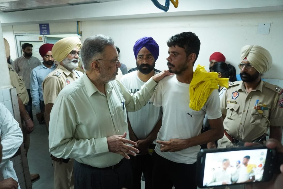 पटियाला सड़क हादसा: श्रद्धालुओं से भरी गाड़ी दुर्घटनाग्रस्त, 6 साल की बच्ची की मौत, 40 लोग घायल