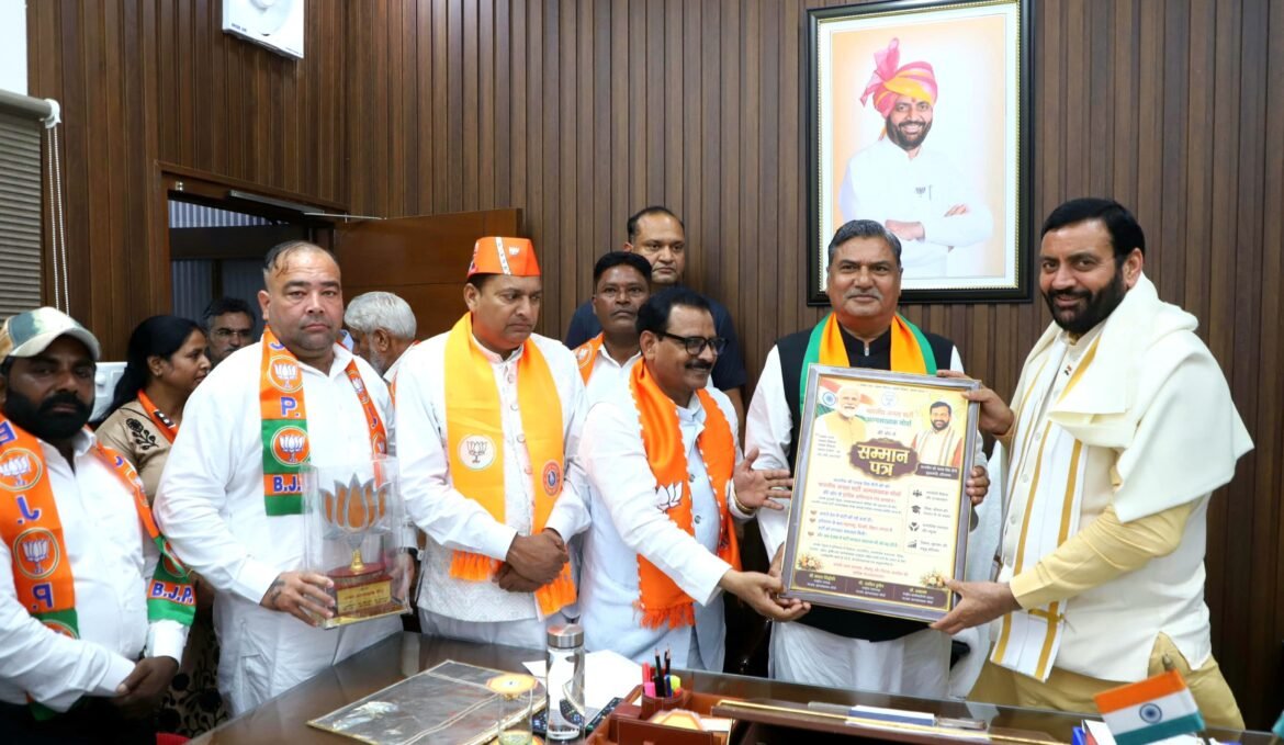 मुख्यमंत्री नायब सिंह सैनी ने अल्पसंख्यक मोर्चा पंजाब प्रतिनिधिमंडल से की मुलाकात, संगठन मजबूती और जनकल्याण योजनाओं पर हुई चर्चा