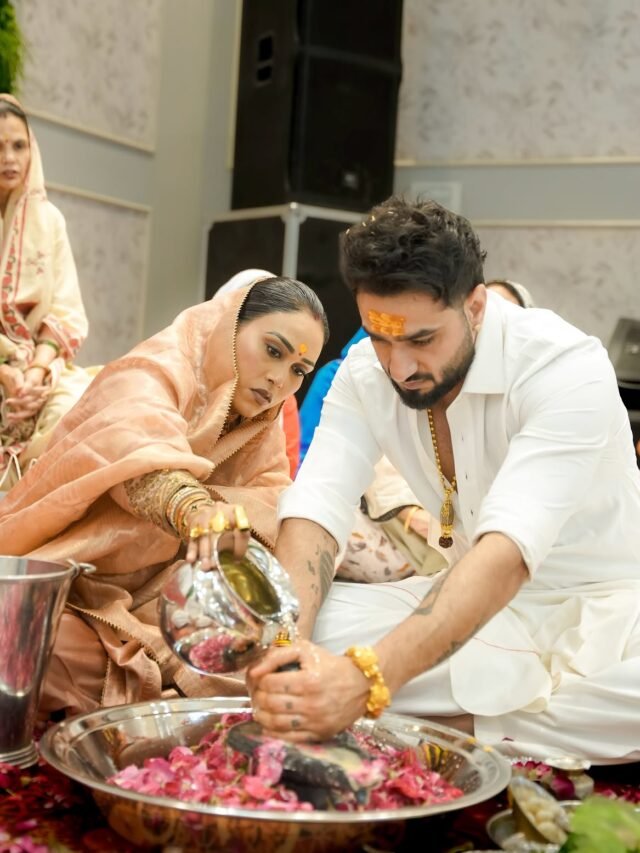 अफसाना खान ने किया शिवलिंग का रुद्राभिषेक, भड़के ट्रोलर्स ने मां-बाप तक को घसीटा
