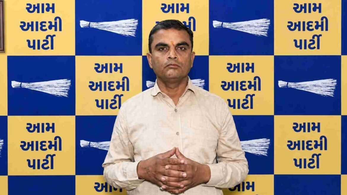 सूरत में AAP नेता राम धड़ुक, धर्मेश भंडेरी, रजनीकांत वाघाणी, पंकज तायडे की हॉटफिक्स मुद्दे पर संयुक्त प्रेस कॉन्फ्रेंस आयोजित