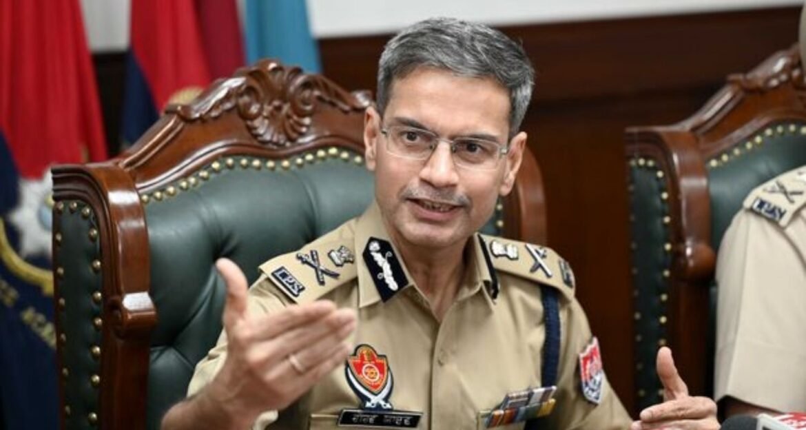 गौरव यादव: सीमा पार हथियार तस्करी नेटवर्क का भंडाफोड़, अमृतसर में 10 अत्याधुनिक पिस्तौल के साथ दो गिरफ्तार