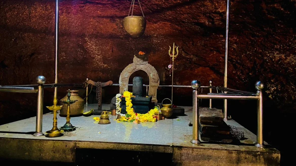 Keshavanatheshwara Mandir: यहां, केशवनाथेश्वर मंदिर के दर्शन करने के लिए आपको जिंदा मछलियों के ऊपर से गुजरना होगा, जानें इस मंदिर की विशेषताएं