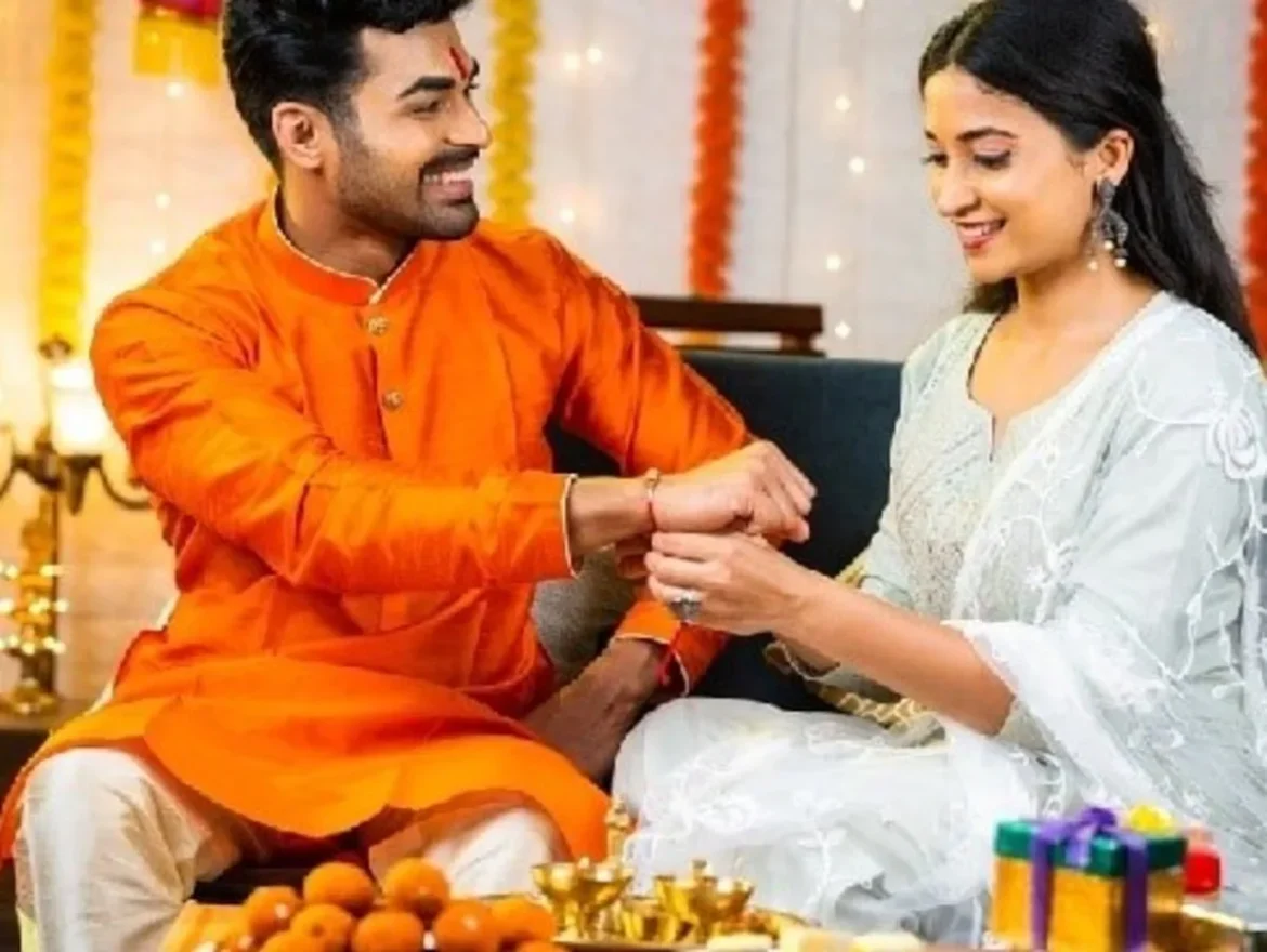28 अगस्त को भारत के पांच रंग: कहीं रक्षाबंधन, कहीं समुद्र पूजा, कहीं वेदों का उत्सव