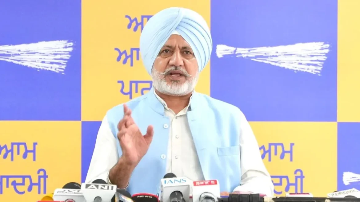 नशे के खिलाफ जंग पर AAP का पलटवार, बलतेज पन्नू ने हरभजन सिंह पर साधा निशाना