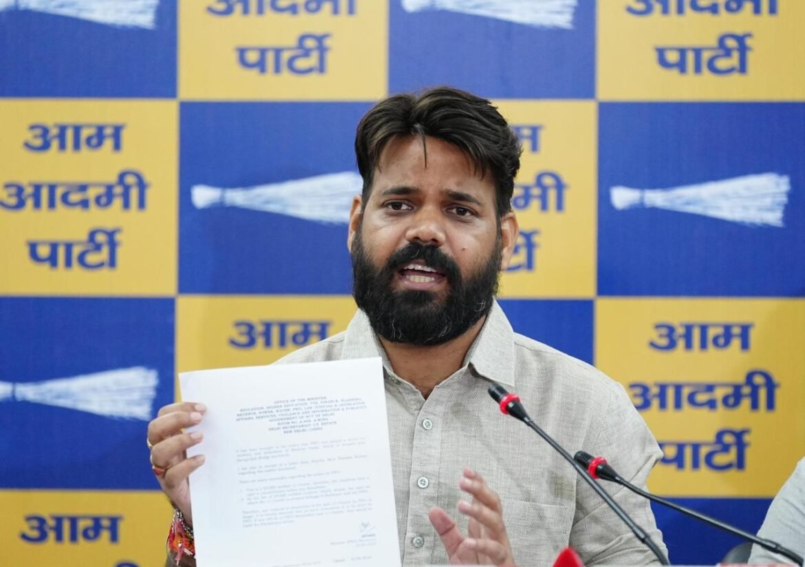 बवाना में दो बच्चों की मौत पर AAP का भाजपा सरकार पर हमला, प्रवीण कुमार ने उठाए सवाल