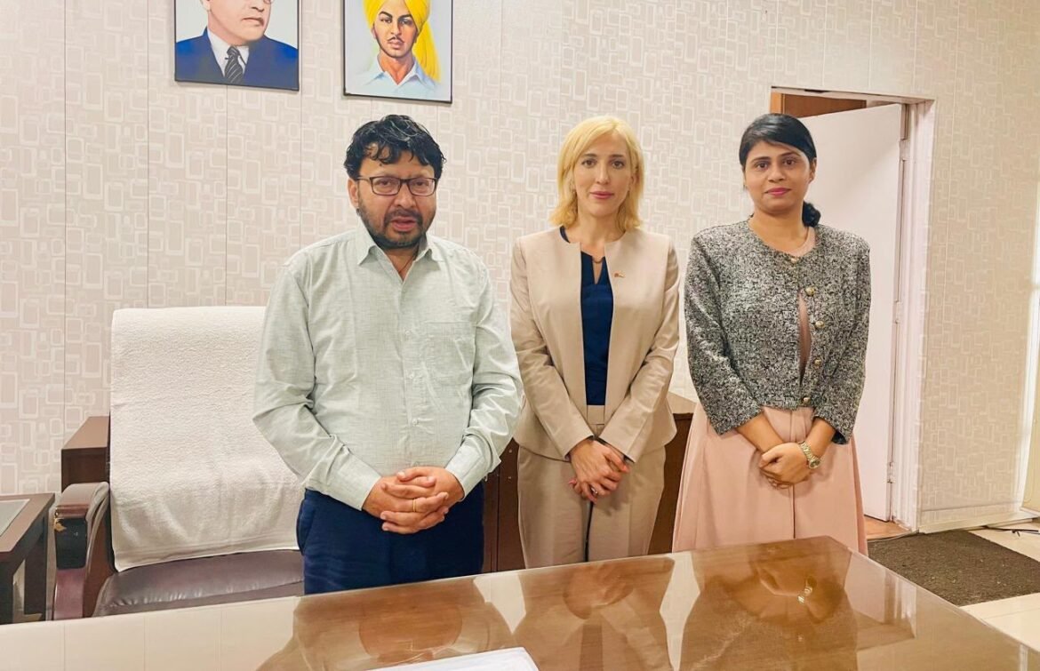 ब्रिटेन के उप उच्चायुक्त ने पंजाब के प्रवासी मामलों के मंत्री डॉ. रवजोत सिंह से की मुलाकात