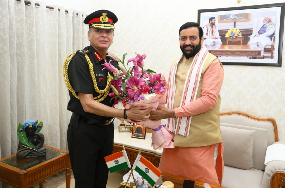 मुख्यमंत्री नायब सिंह सैनी ने सेना प्रमुख जनरल धीरज सेठ और पश्चिमी कमान के कमांडर से की मुलाकात