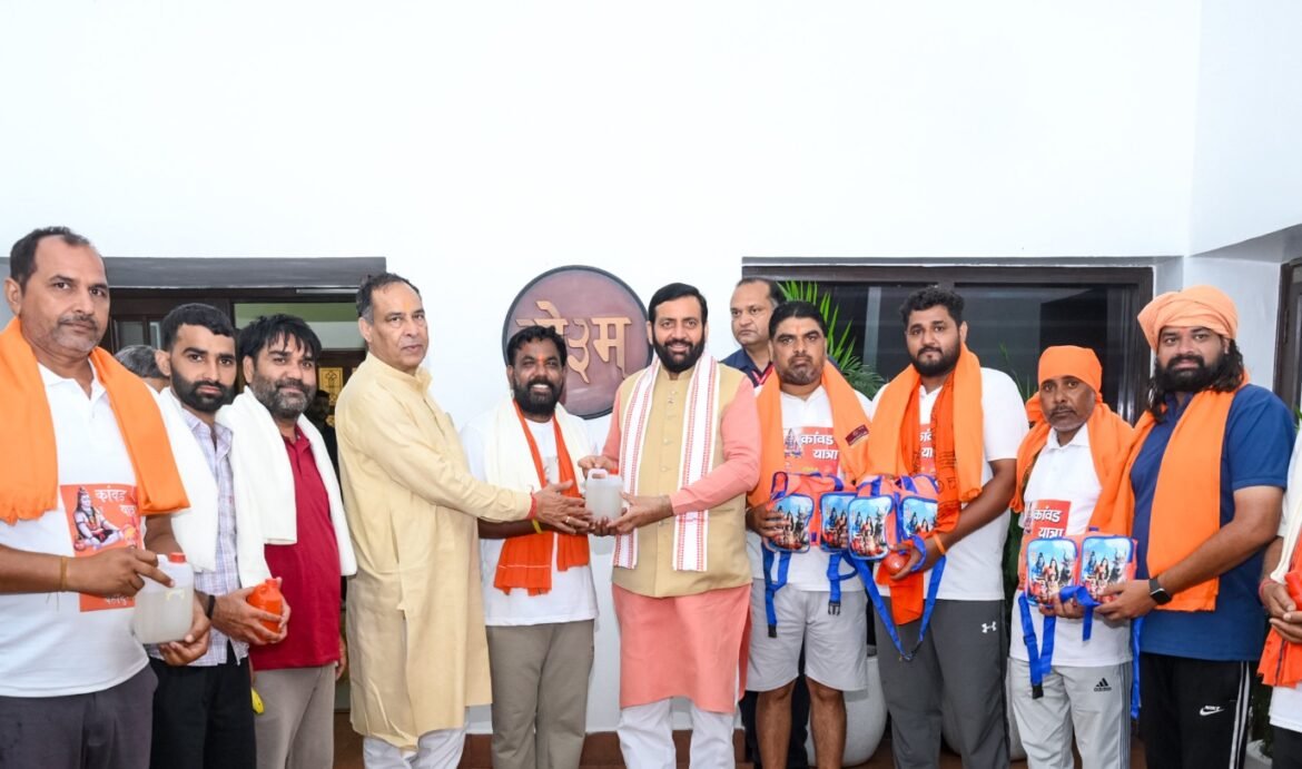 मुख्यमंत्री नायब सिंह सैनी ने कांवड़ियों से की मुलाकात, भगवान शिव से प्रदेश की खुशहाली की कामना