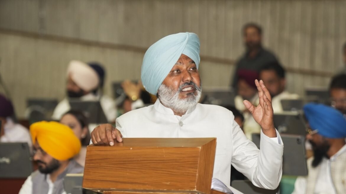 हरपाल सिंह चीमा का अकाली दल और कांग्रेस पर हमला, बोले- पंजाब के मुद्दों पर हो रही राजनीति