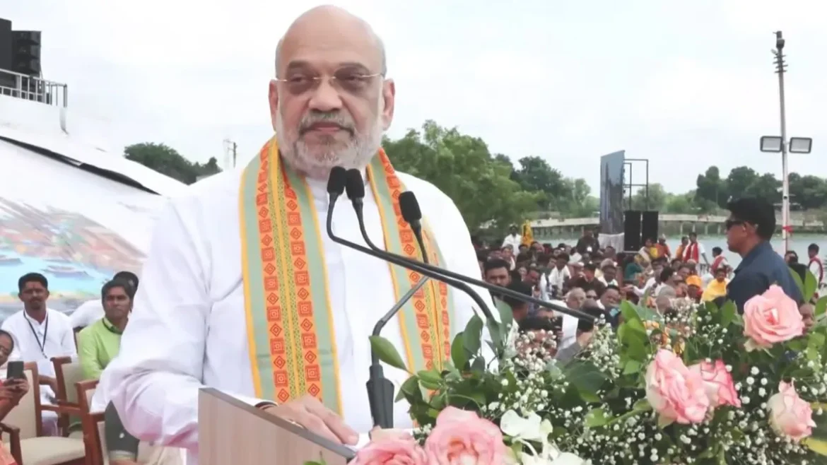 प्रधानमंत्री मोदी के जन्मदिन पर वाराणसी से वडनगर तक एक बाइक यात्रा, अमित शाह ने "युवाओं को उनके जीवन से प्रेरणा "लेने को कहा।