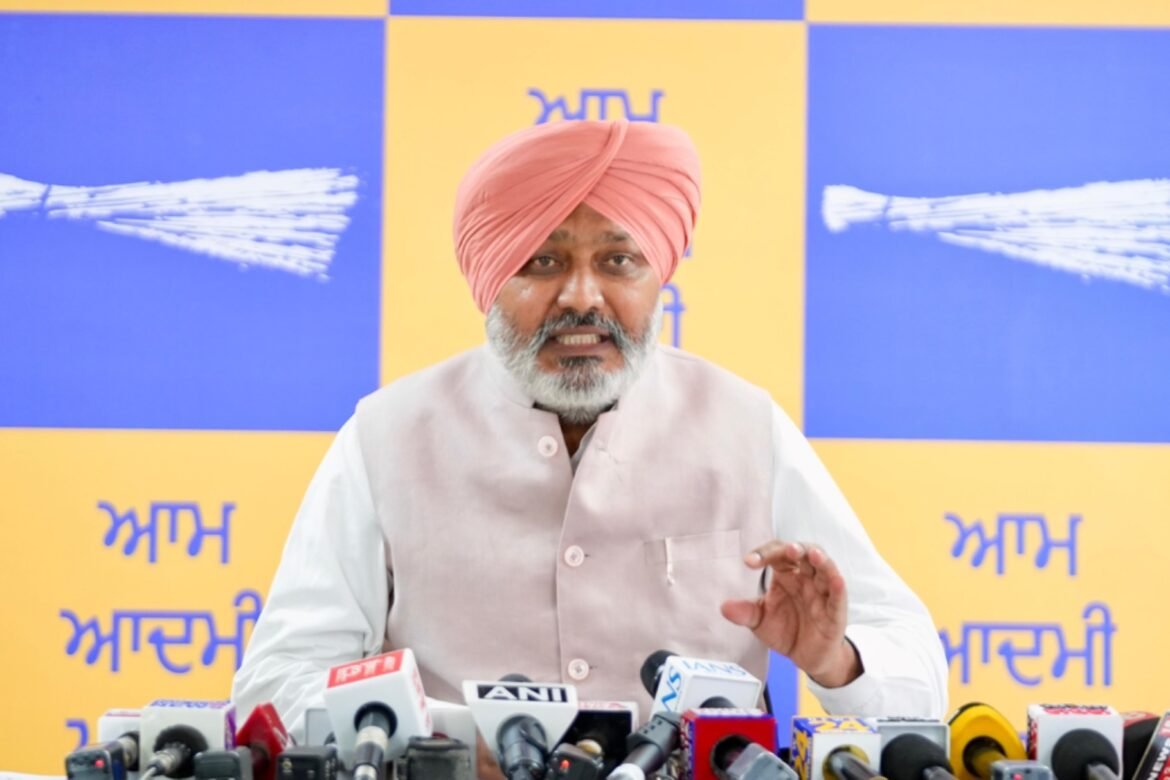आप: पंजाब ने मोदी को नकारा, अब वे पंजाबियों को परेशान करके बदला ले रहे हैं
