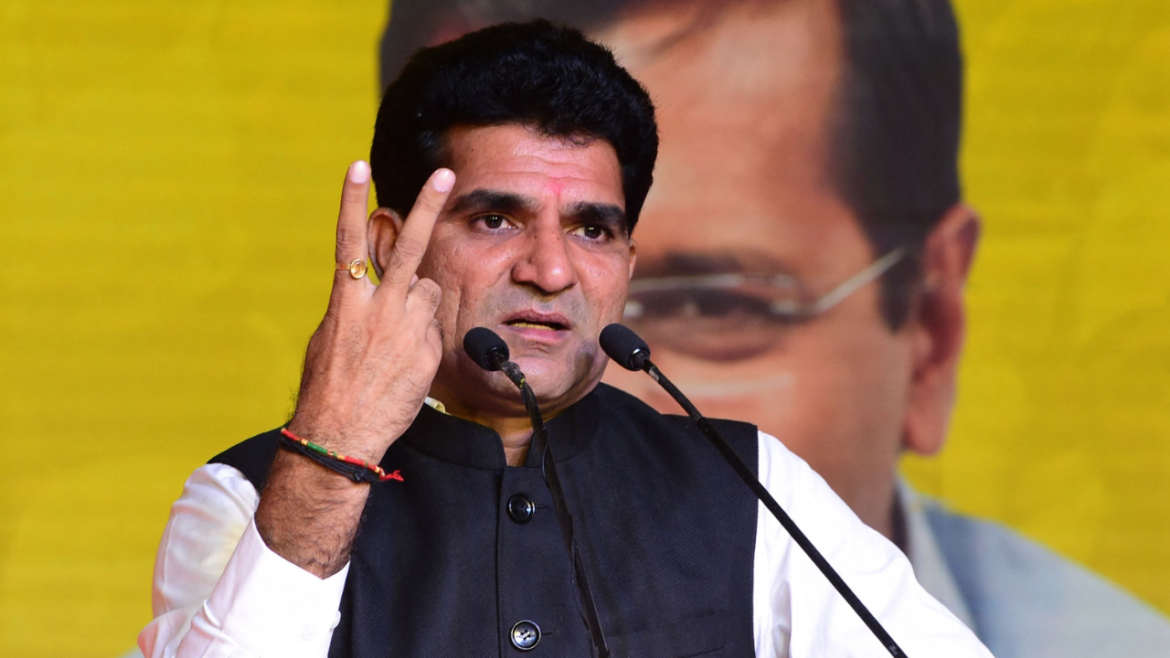इसुदान गढ़वी: किसान आपको गांव में घुसने नहीं देते थे इसलिए आप डॉक्टर साहब के नाम का इस्तेमाल करते हैं, जो उचित नहीं है
