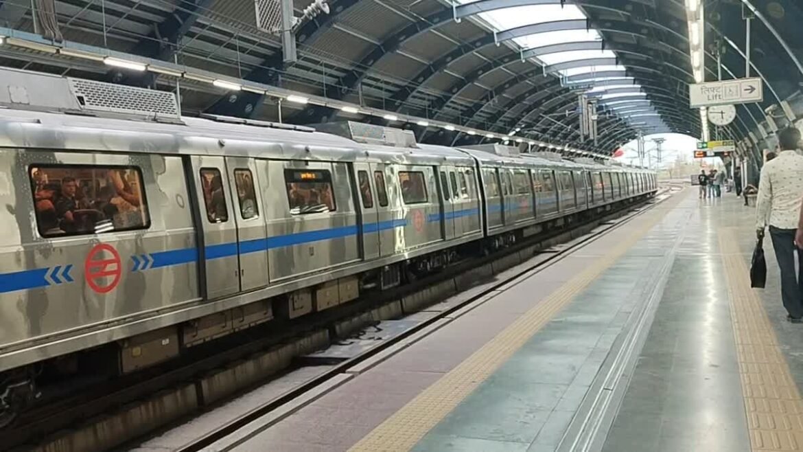 दिल्ली मेट्रो: सुबह 8 से रात 8 बजे के बीच आठ एक्स्ट्रा ट्रेनें चल रही हैं, जानें वजह