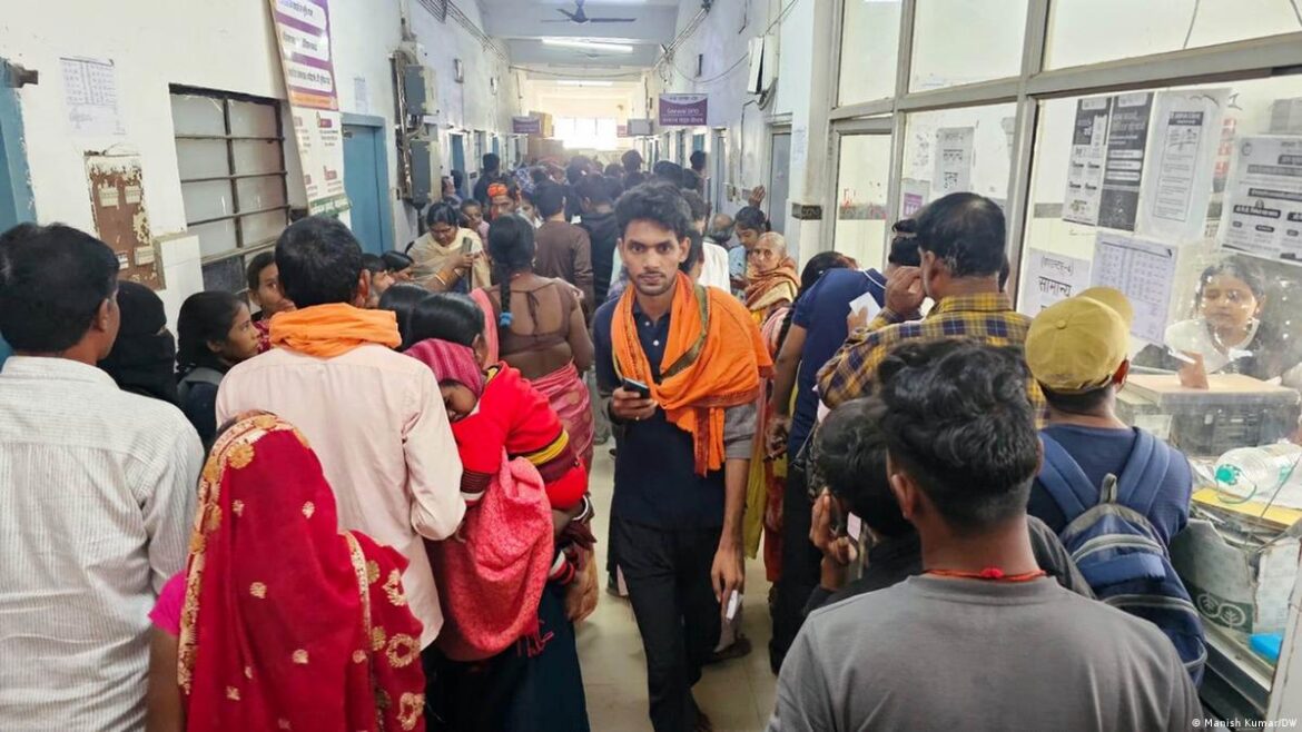दिल्ली के सरकारी अस्पतालों में मुफ्त दवाओं का दावा फेल, दवाओं के लिए घंटों इंतजार